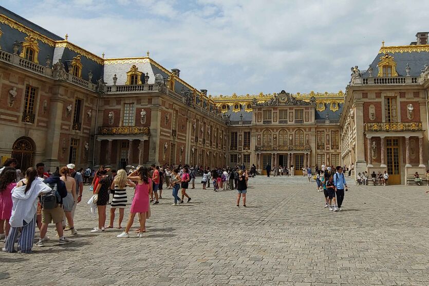 Ein MUSS bei jedem Paris-Besuch: Besichtigung von Schloss Versailles. 