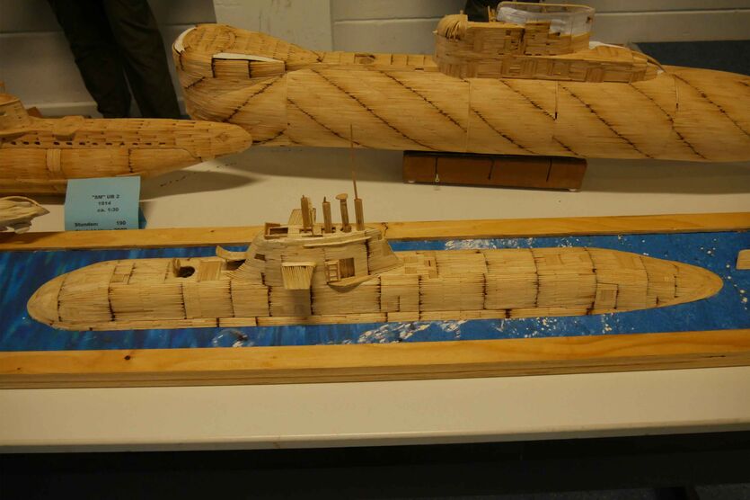Rund 220 Stunden und 2.100 Streihhölzer brauchten Bastler für den Bau eines Models des U-Boot 212A.