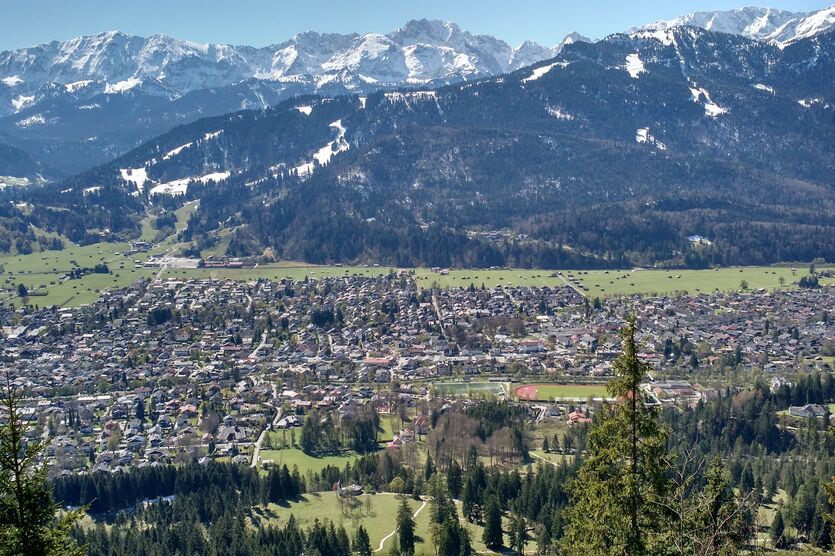 Garmisch-Partenkirchen - Blick auf die Stadt 