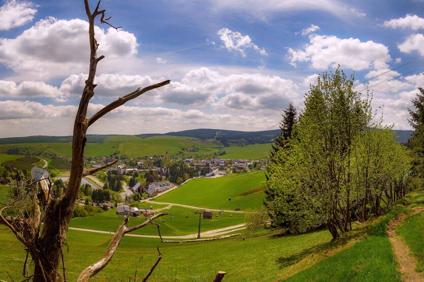 Der kleine Kurort Oberwiesenthal bietet zu jeder Jahreszeit alle Facetten eines erlebnisreichen Urlaubs. 