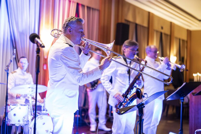 Die Night-Time-Band des Marinemusikkorps Kiel bot den musikalischen Rahmen der Veranstaltung.