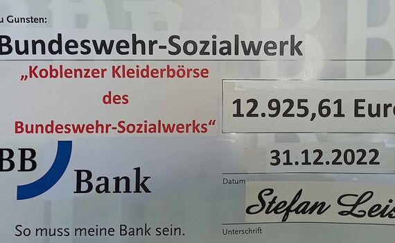 Stefan Leist erzielte mit knapp 13.000 Euro wieder ein gutes Ergebnis mit seiner "Koblenzer Kleiderbörse des BwSW". 